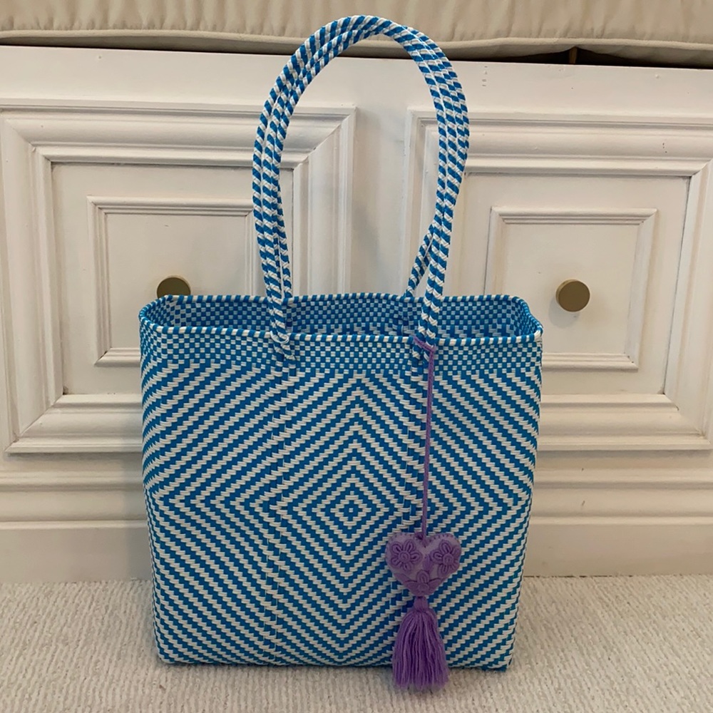 Recycled plastic bag handwoven from México